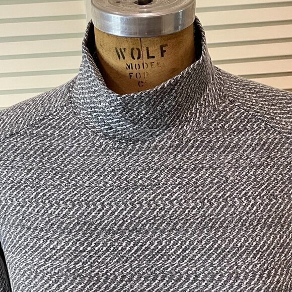 LULULEMON ATHLETICA Women's Longsleeve Top Grey/White Colors Size 8 NWOT - Picture 4 of 7